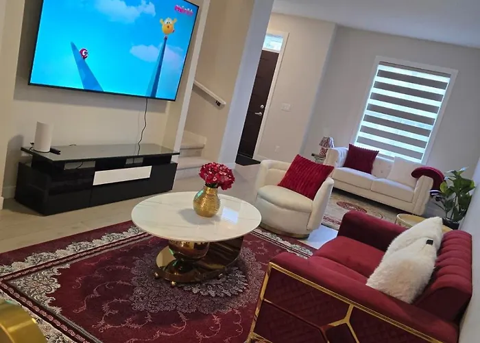 Cozy Comfort Homestaed-Near Airport